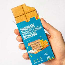 3238_Barra-de-Chocolate-Branco-WeNutz-Recheada-com-Pasta-de-Castanha-de-Caju-e-Coco_2
